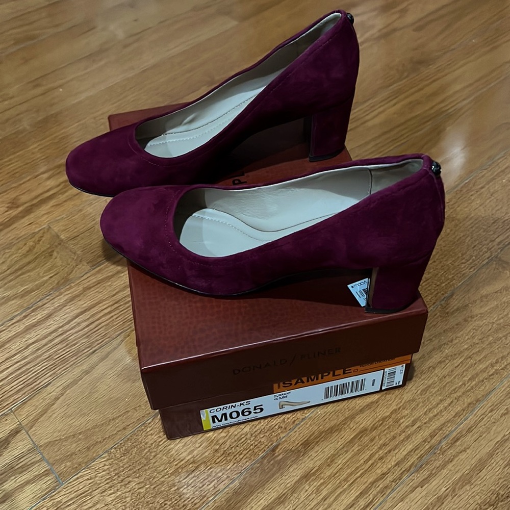 Donald Pliner Corin-KS Pumps in Currant Size 6.5
